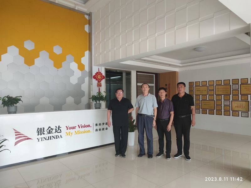 衛輝市總工會與作家協會到銀金達聯合采訪勞模事迹