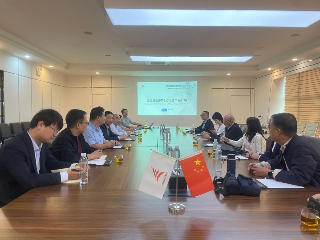 白俄羅斯國家科學院院士一行莅臨銀金達集團調研